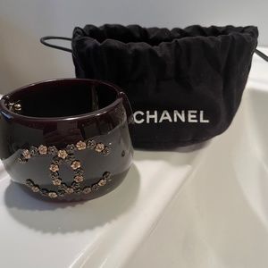 Chanel cuff brown with small flowers